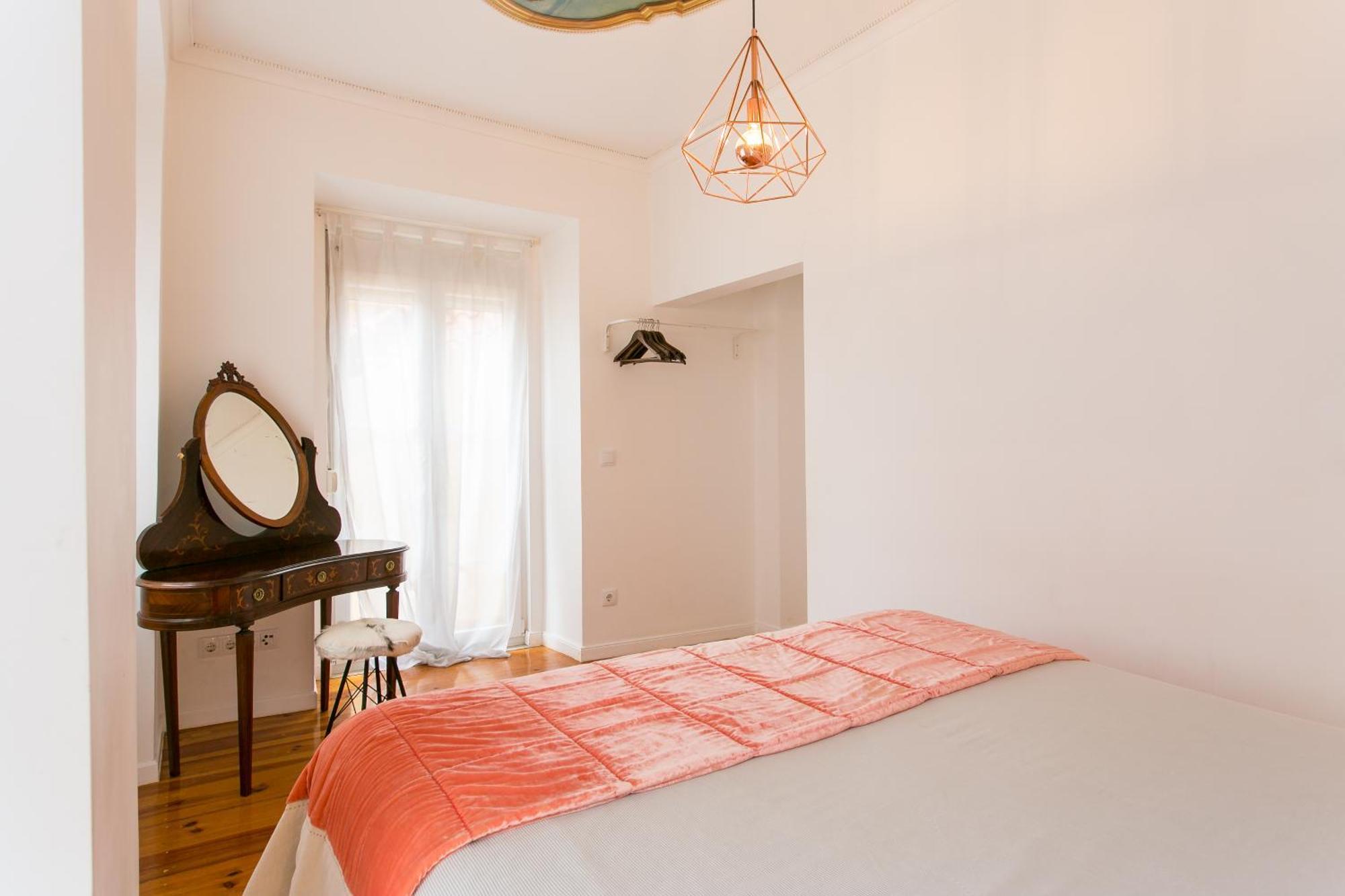 Principe Real Beautiful 3 Bedroom Flat Lisbona Esterno foto